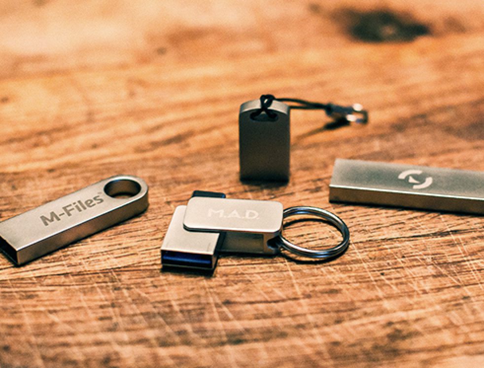 Metalsed-USB-mälupulgad-graveeritud